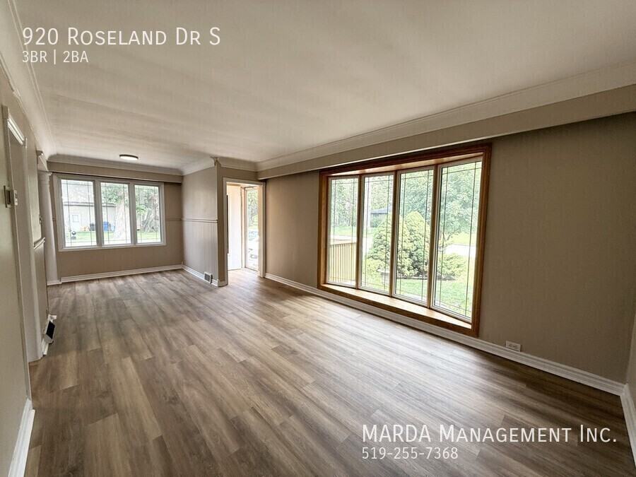 920 Roseland Dr S - Photo 7 of 50