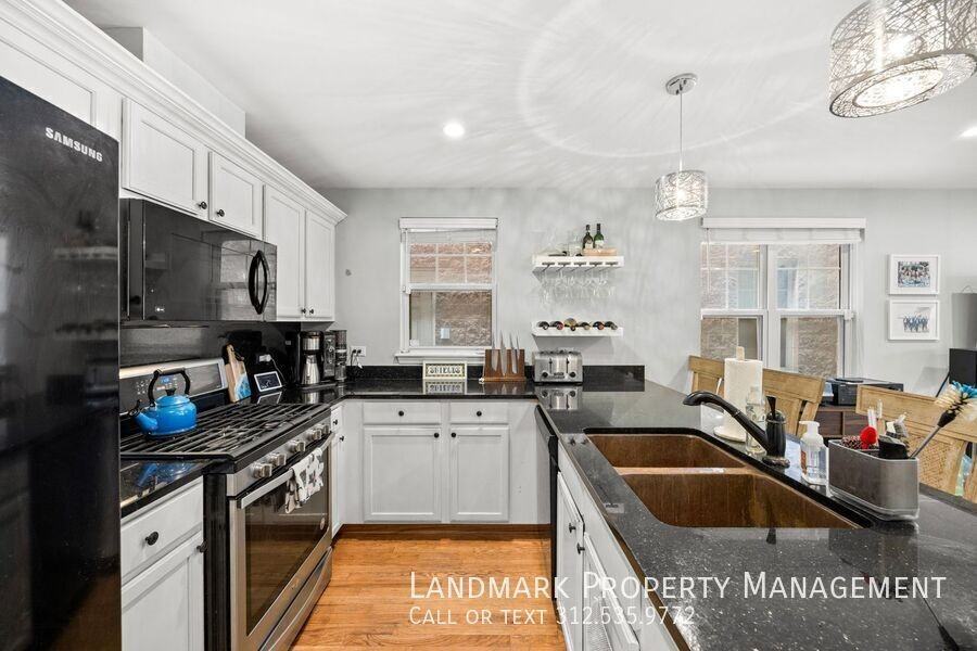 655 W Division St #A - Photo 2 of 27