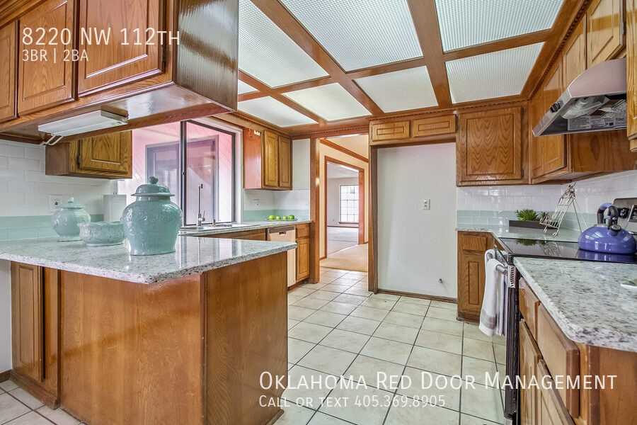 8220 Nw 112th St - Photo 2 of 29