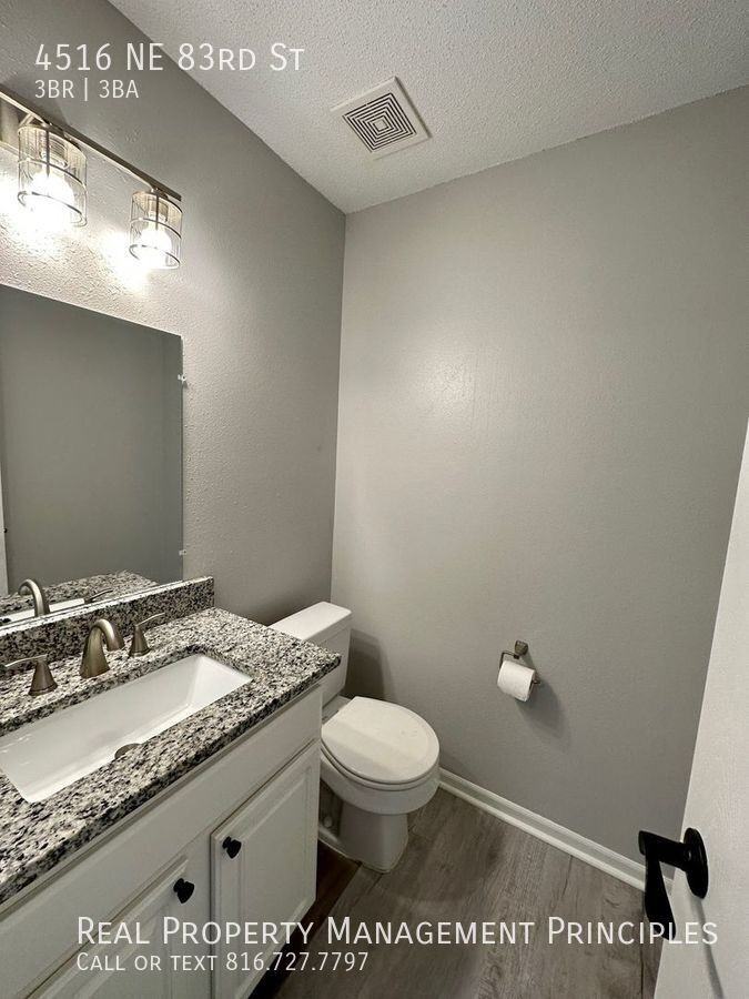 4516 Ne 83rd St - Photo 7 of 21