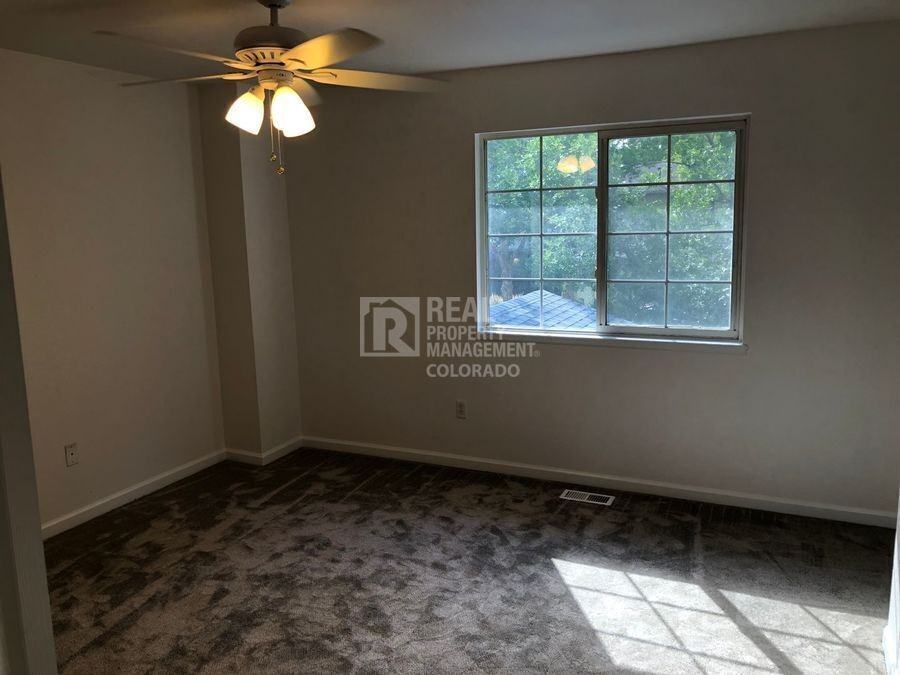 1014 Artemis Cir - Photo 7 of 19