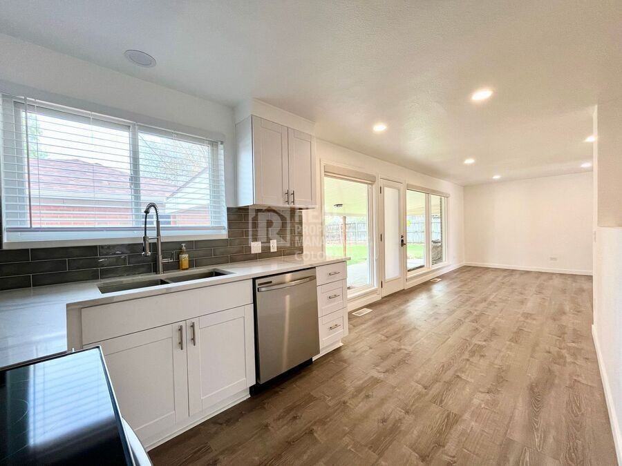 3030 Fairfax St - Photo 4 of 17