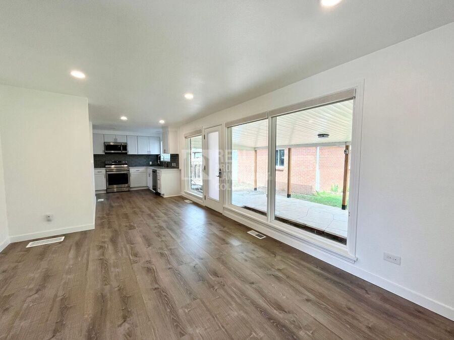 3030 Fairfax St - Photo 5 of 17