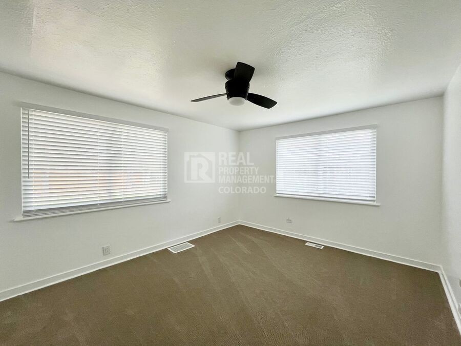 3030 Fairfax St - Photo 7 of 17