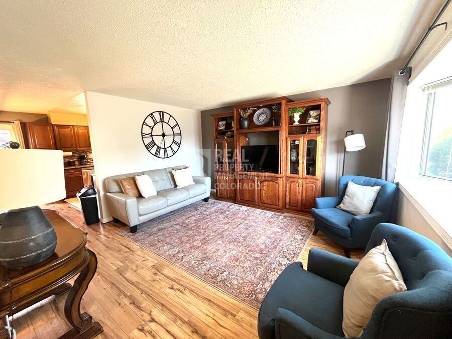 5180 Victory Rd - Photo 2 of 19