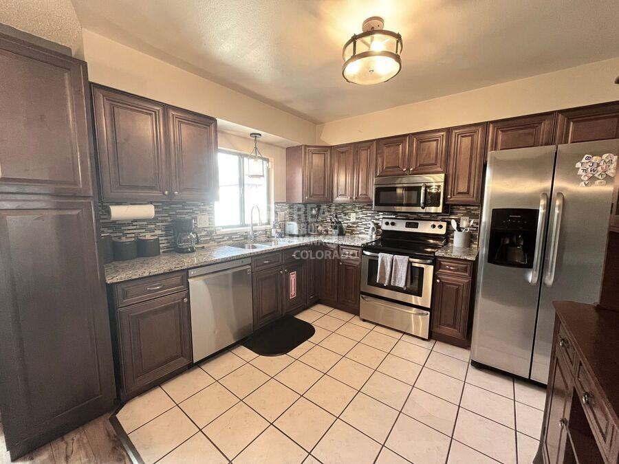 5180 Victory Rd - Photo 4 of 19
