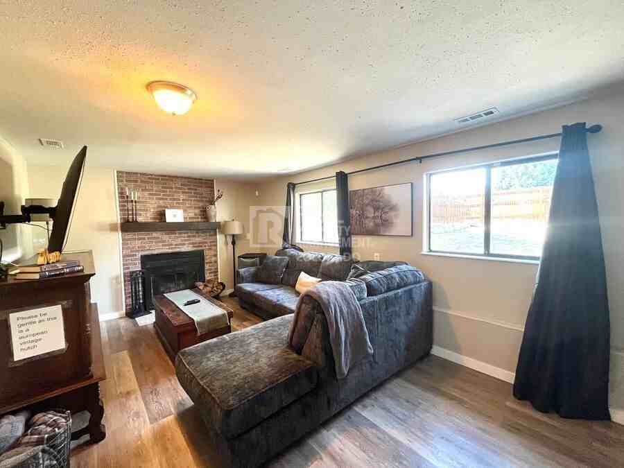 5180 Victory Rd - Photo 7 of 19