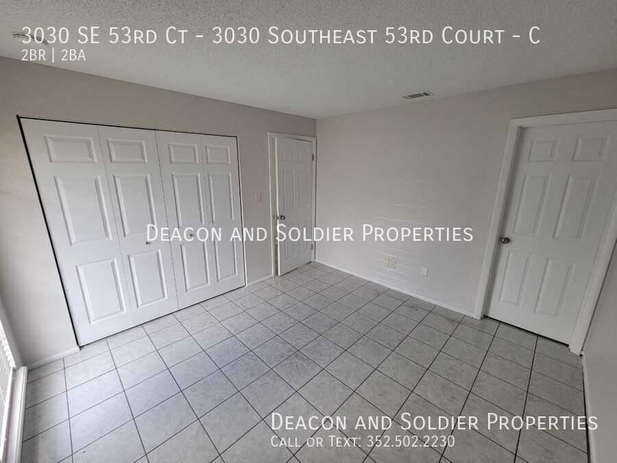 3030 Se 53rd Ct - Photo 4 of 21
