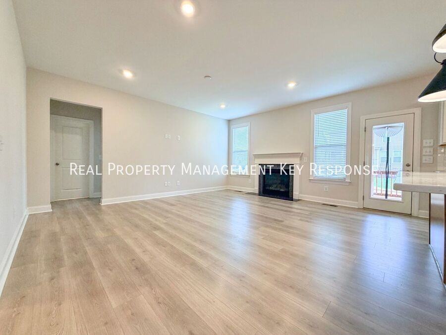 105 Cryer Dr - Photo 2 of 28