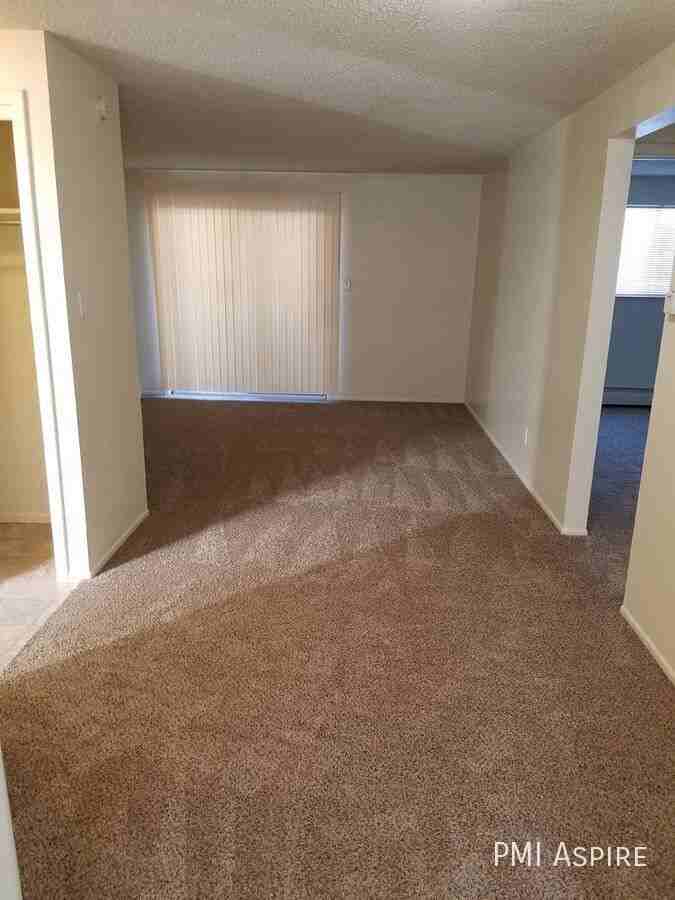 1050 17th Ave #8 - Photo 3 of 8