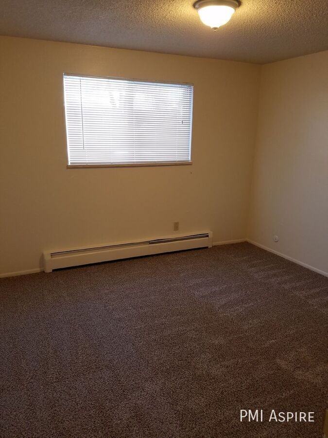 1050 17th Ave #8 - Photo 5 of 8