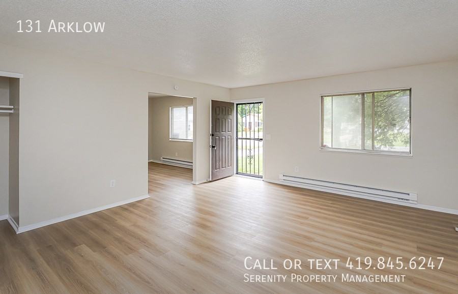 131 Arklow Dr - Photo 2 of 14