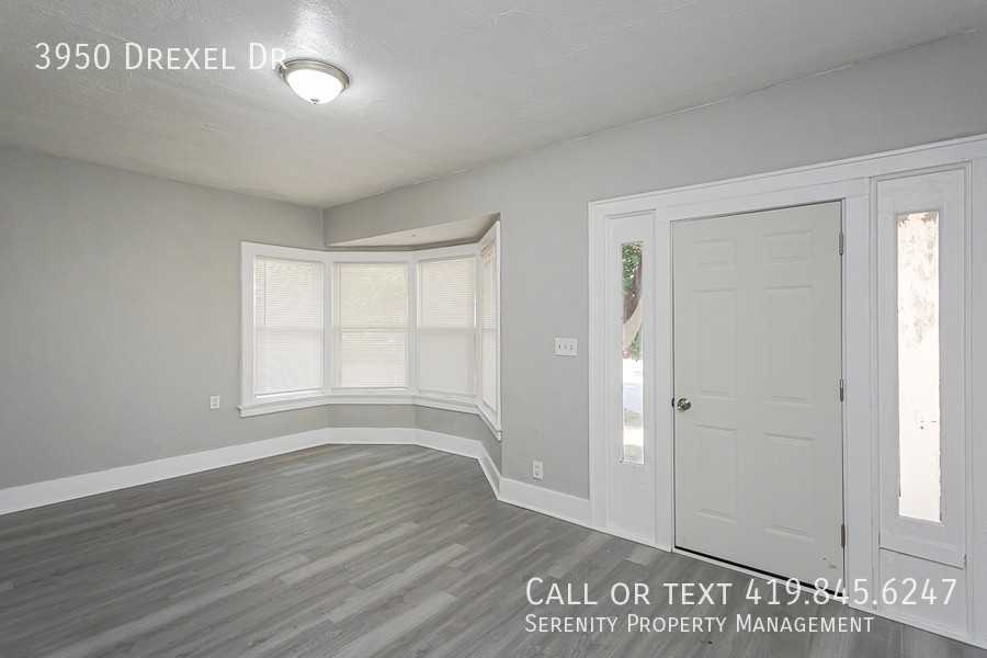 3950 Drexel Dr - Photo 2 of 8