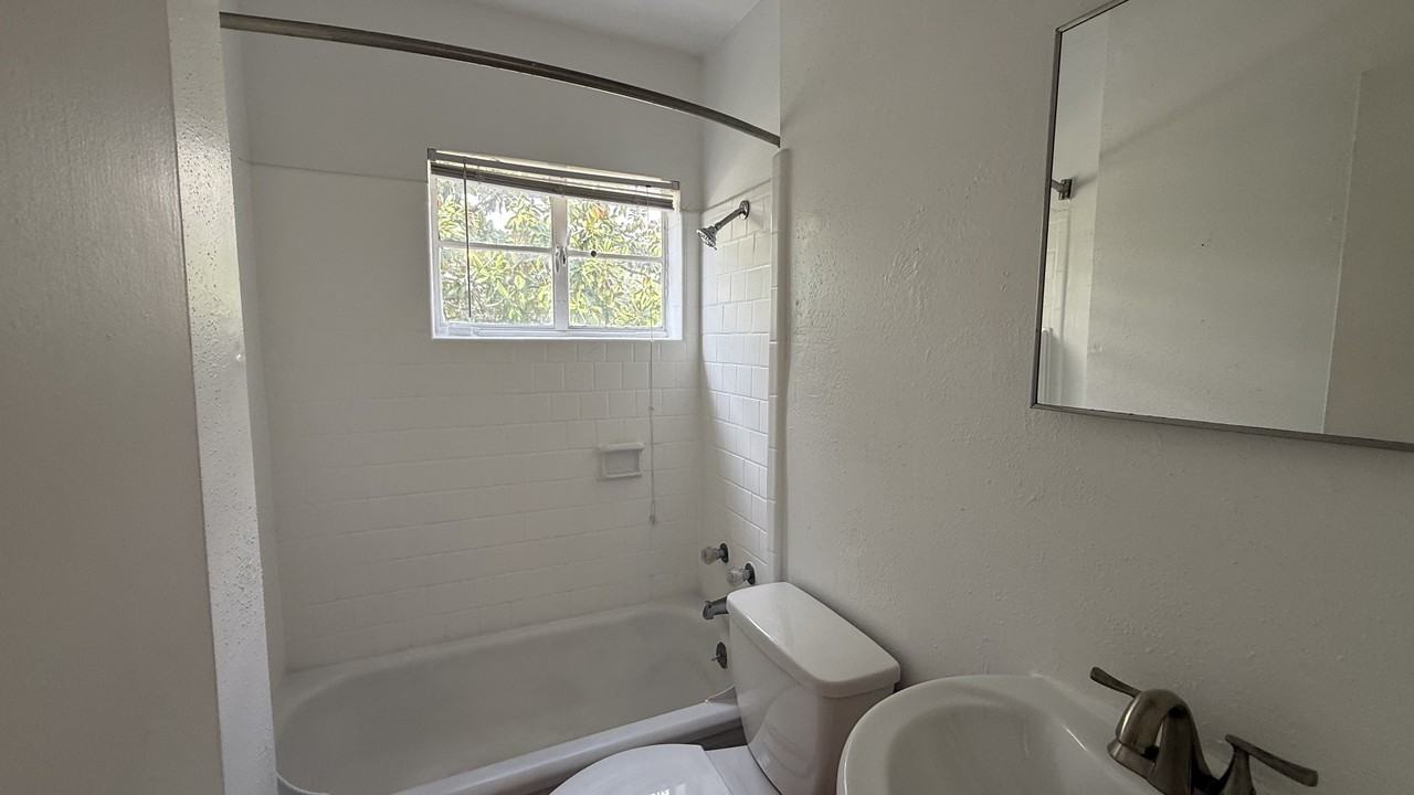 5607 Jackson - 03 #5607-03 - Photo 2 of 11