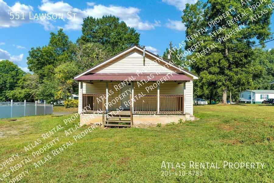 551 Lawson St - Photo 3 of 17
