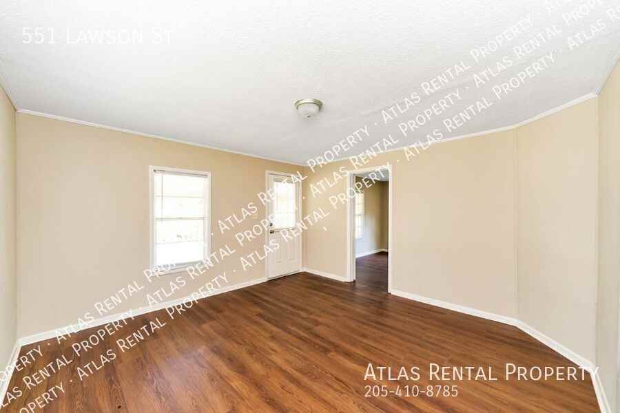 551 Lawson St - Photo 5 of 17