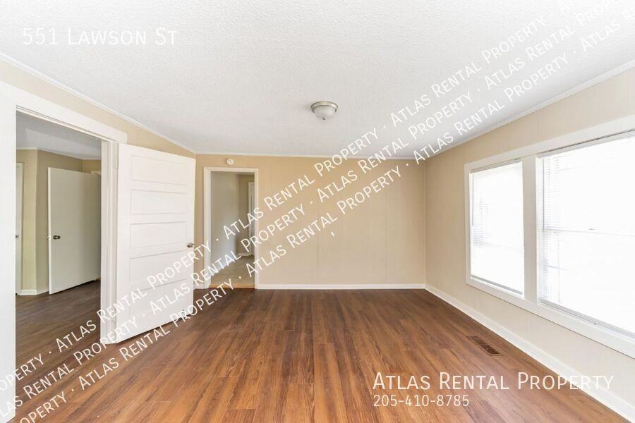 551 Lawson St - Photo 7 of 17