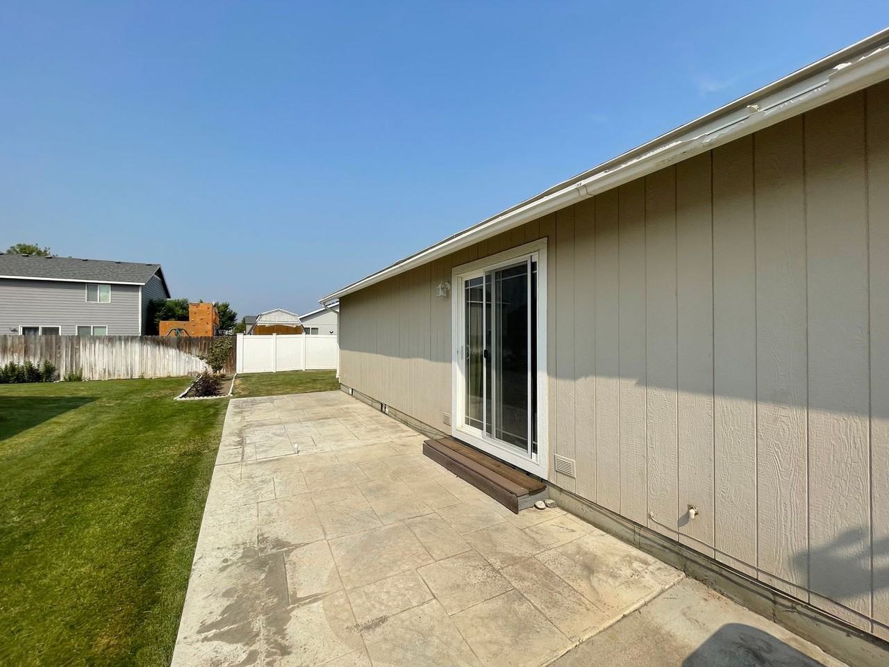 1900 Leanne Ave - Photo 5 of 29
