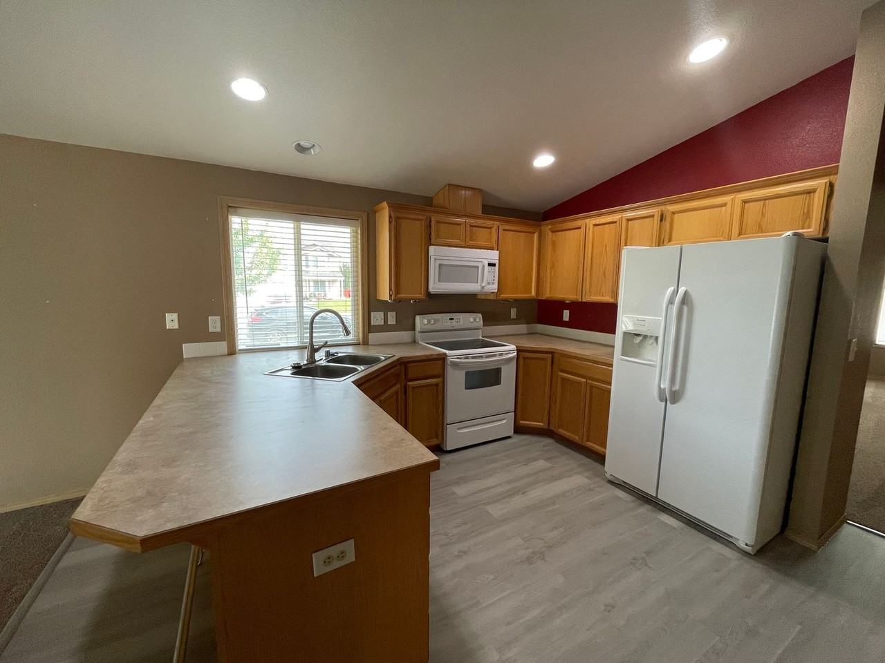 1900 Leanne Ave - Photo 4 of 29