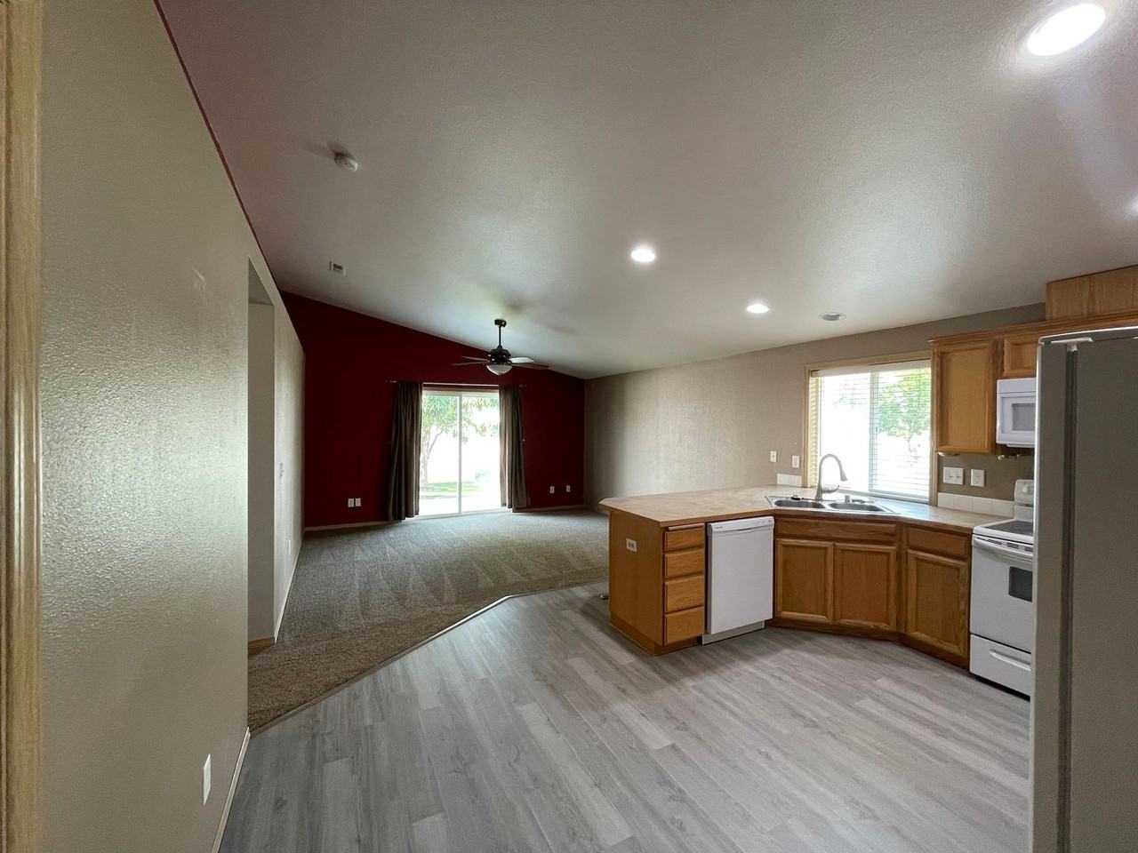 1900 Leanne Ave - Photo 6 of 29