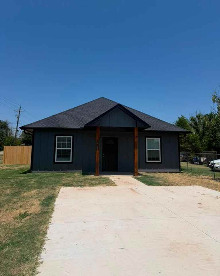 1515 Sw F Ave - Photo 2 of 16