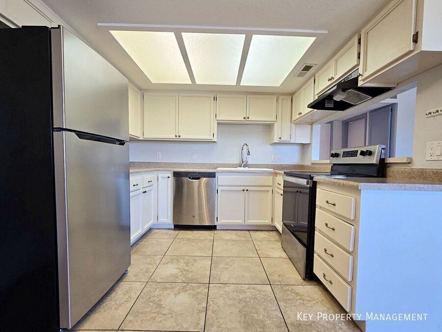 3720 Snorkel Cir #2 - Photo 5 of 22