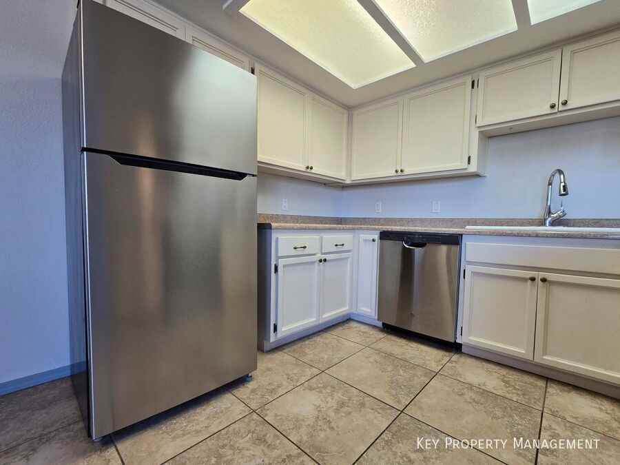 3720 Snorkel Cir #2 - Photo 6 of 22