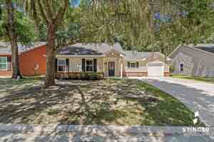 featured image of 13 Brindlewood Dr