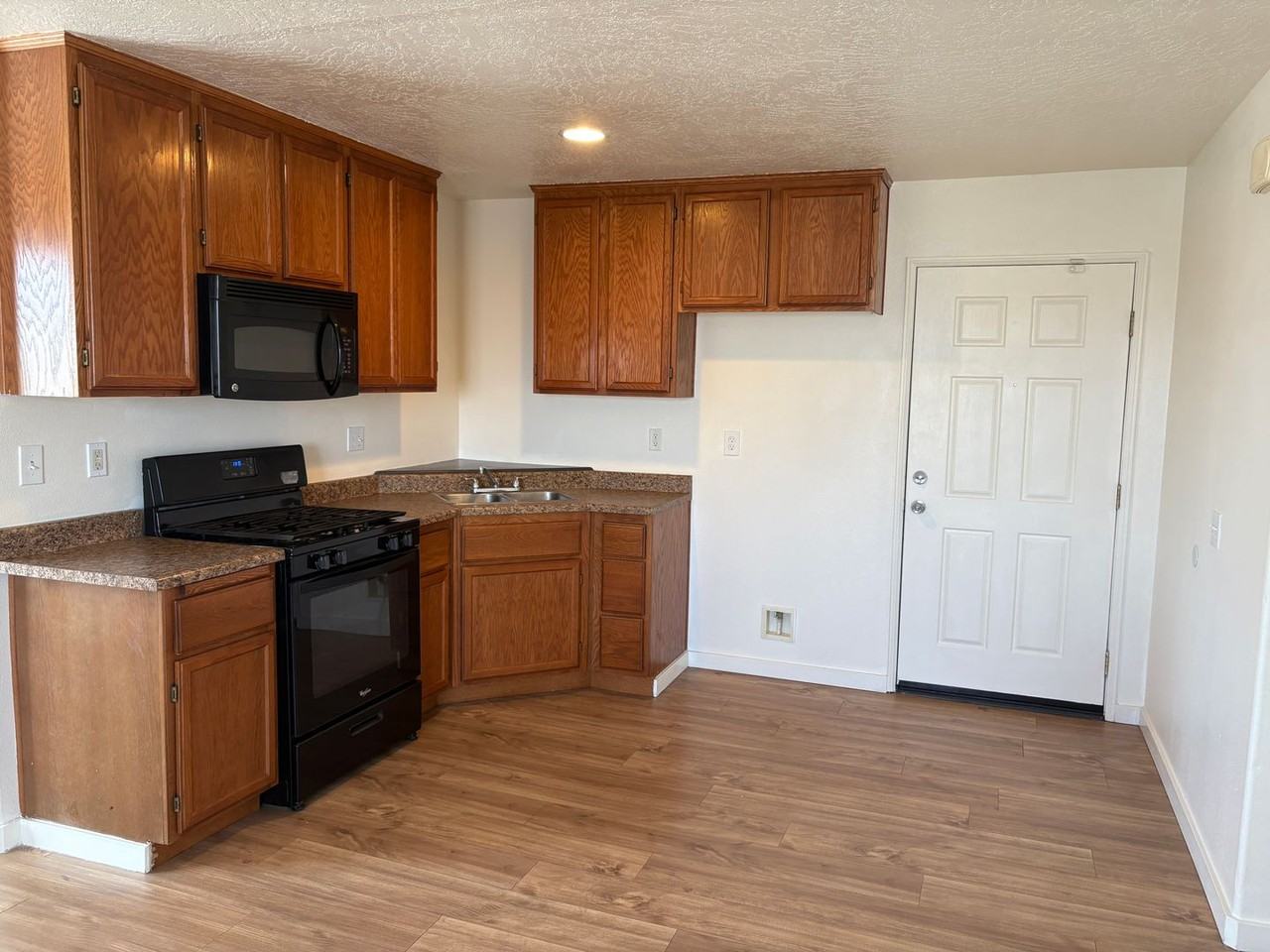209 E. Grace St - Photo 5 of 13