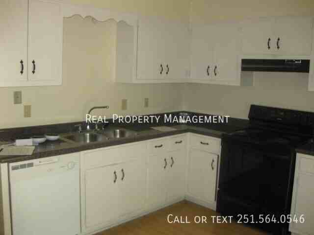 4009 Old Shell Rd #C - Photo 4 of 10