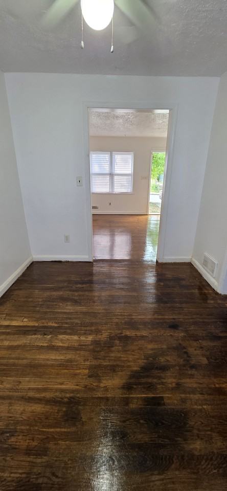 1005 Cameron Rd - Photo 7 of 20