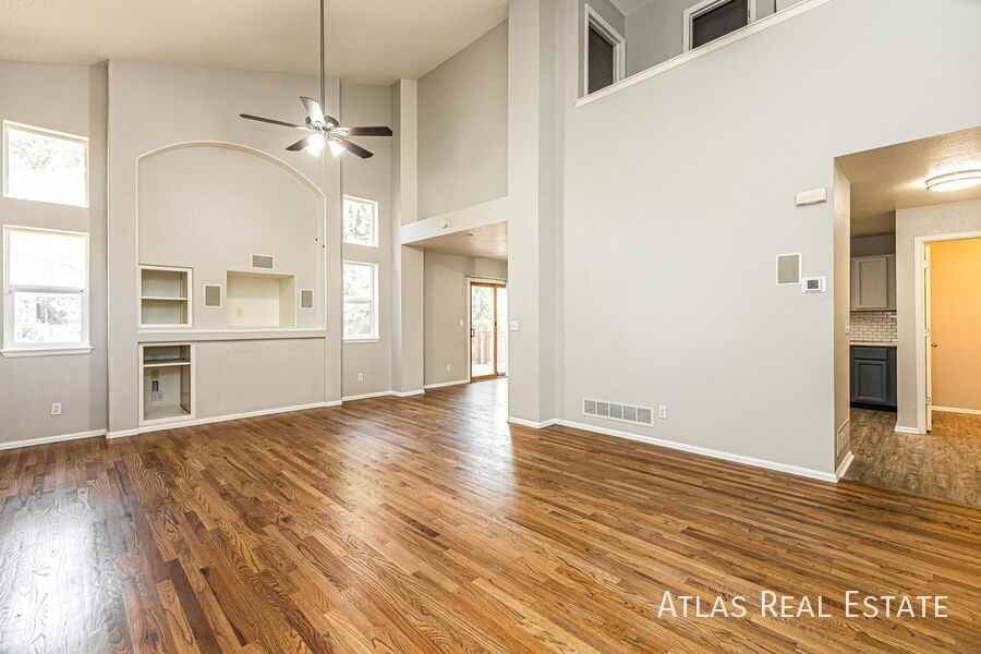 5045 Sweetgrass Ln - Photo 2 of 20