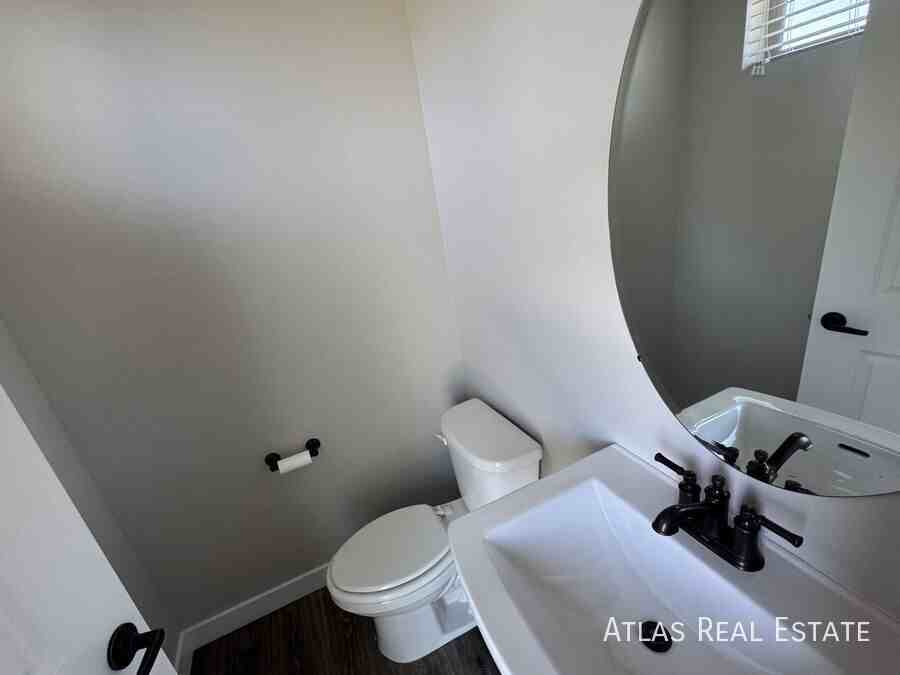 2530 N Knights Ln - Photo 2 of 28