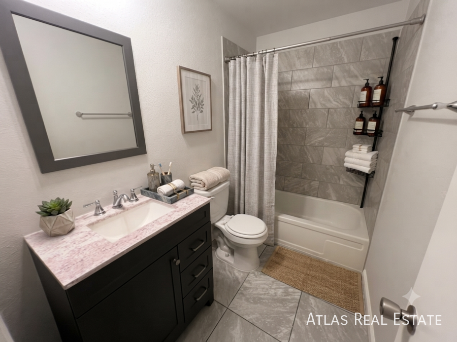 1016 Magnolia St #A - Photo 2 of 16