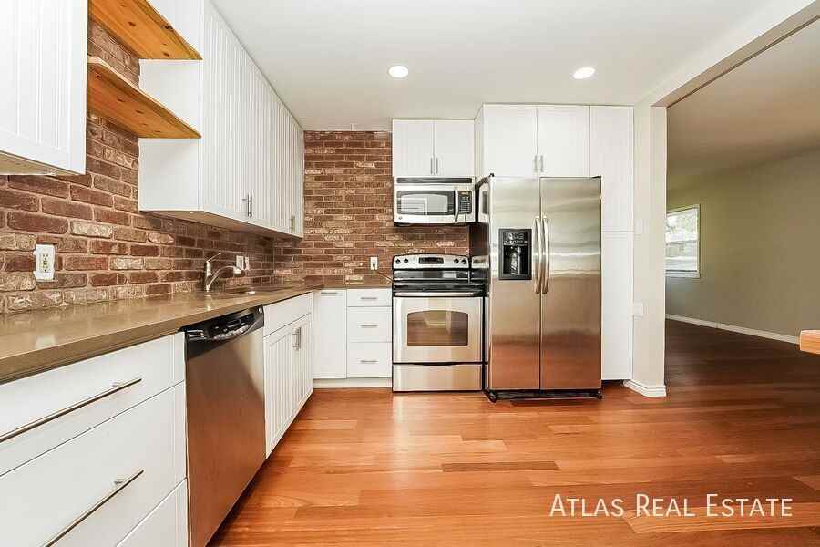8900 Poze Blvd - Photo 7 of 20