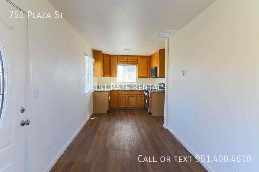 751 Plaza St - Photo 2 of 7