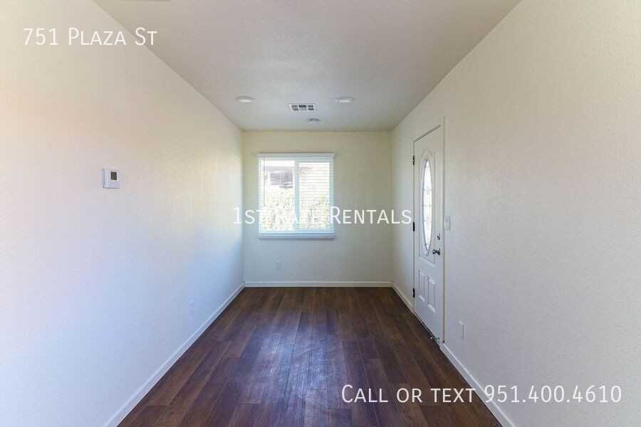 751 Plaza St - Photo 4 of 7