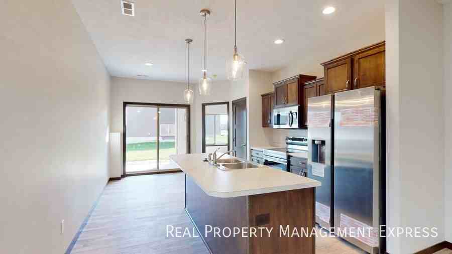 9623 W Broek Dr - Photo 2 of 8