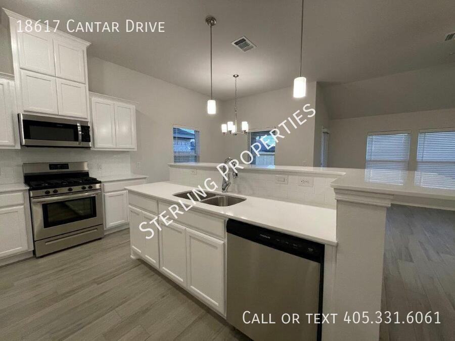 18617 Cantar Dr - Photo 3 of 21