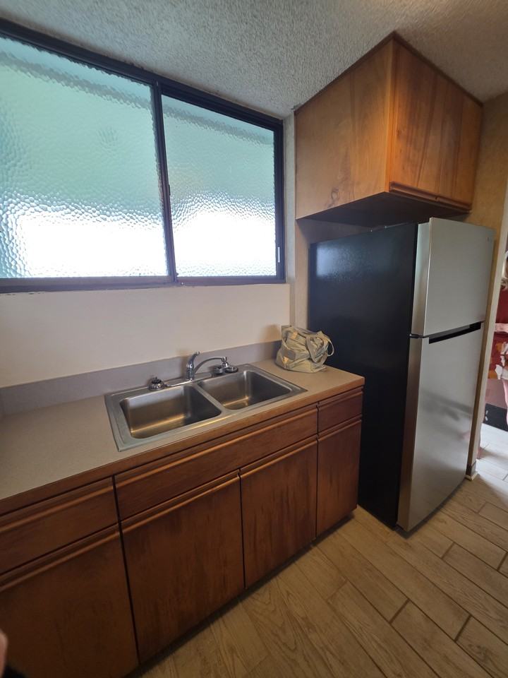 1875 Kalanianaole Ave #1 - Photo 4 of 11