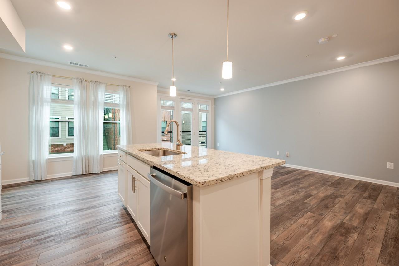 2401 Stella Pl - Photo 4 of 30