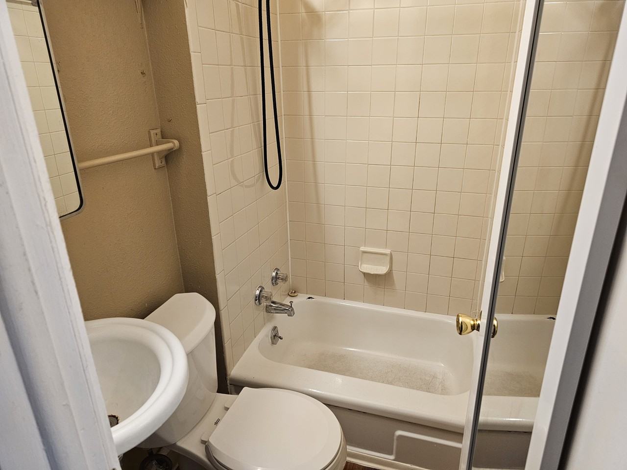 329 E Dale St #1 - Photo 5 of 9