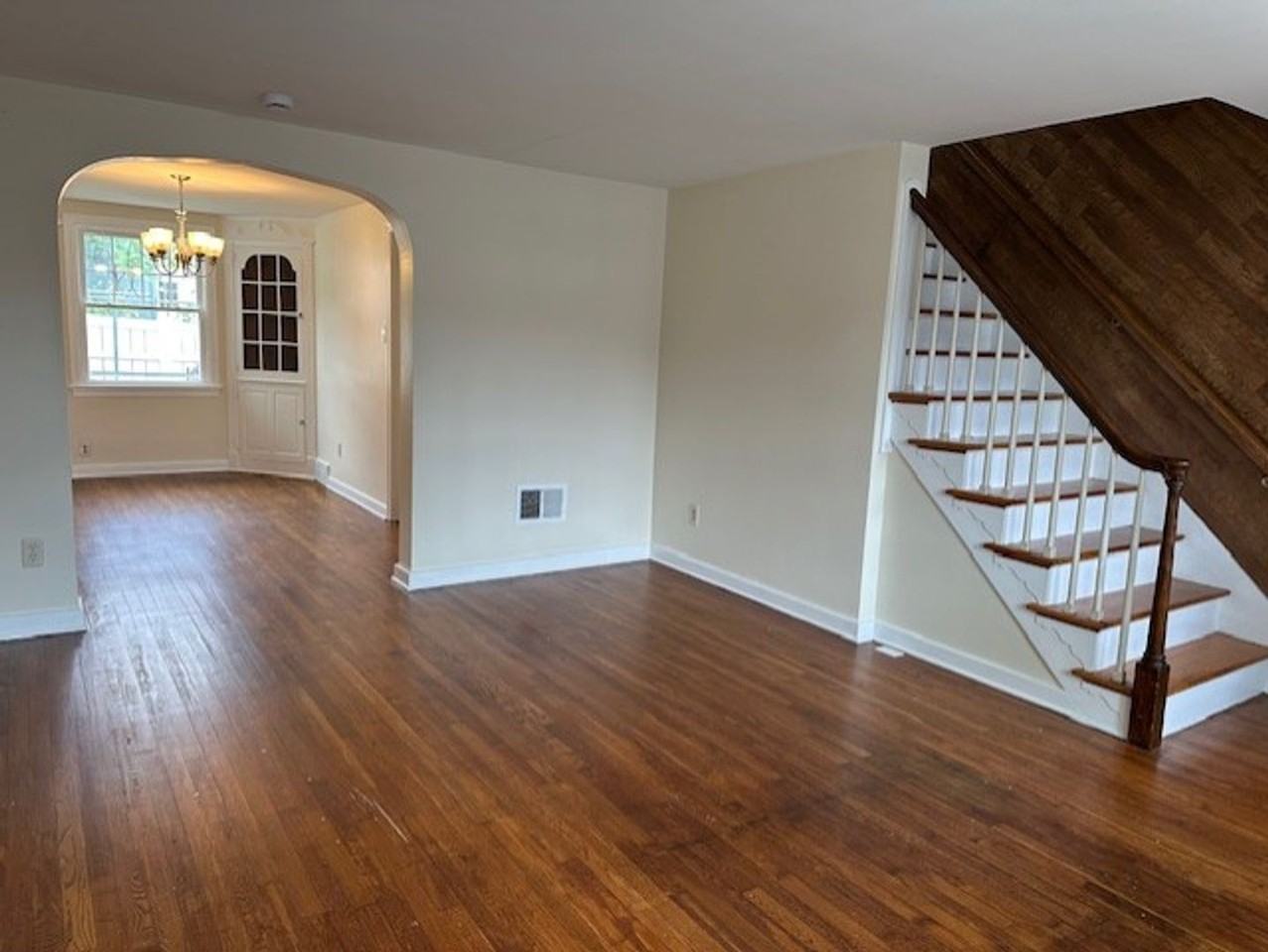 2428 Mercer St - Photo 2 of 15