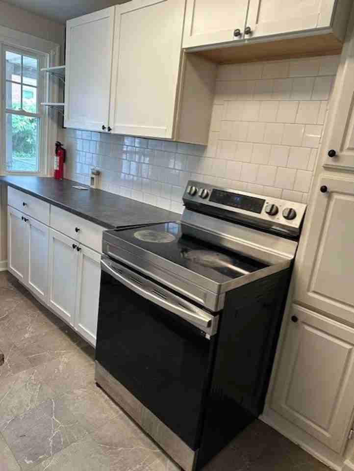 2428 Mercer St - Photo 6 of 15