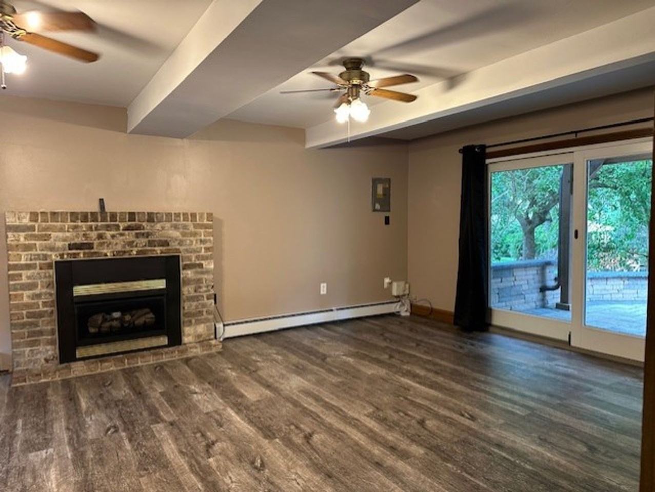 5890 Fox St - Photo 3 of 28