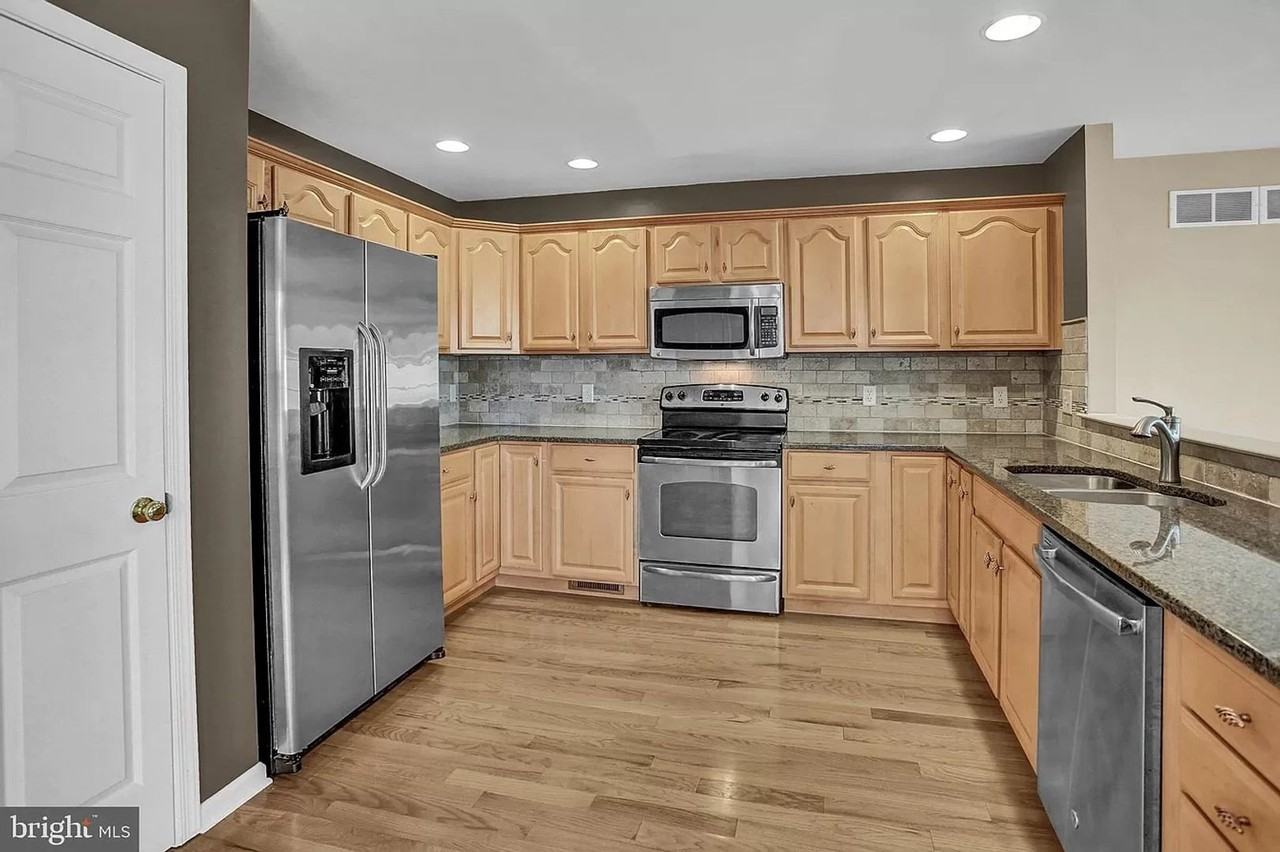 6341 Galleon Dr - Photo 7 of 23