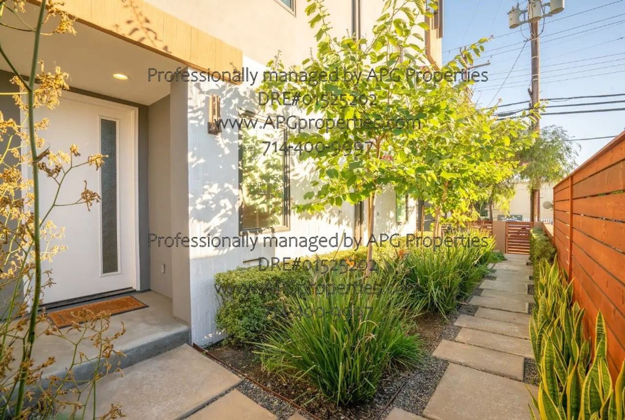 162 W Robinson Ave - Photo 2 of 47