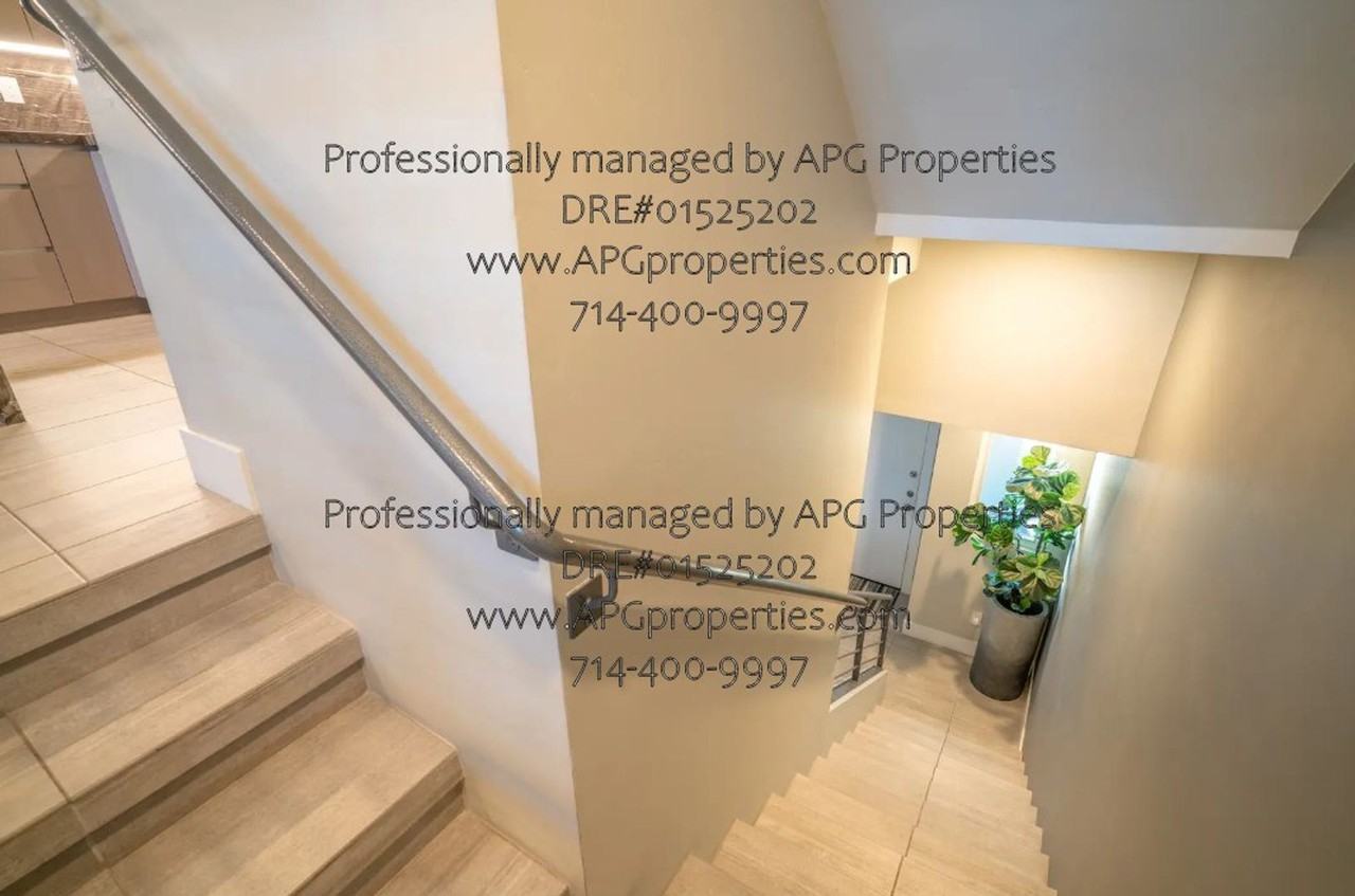162 W Robinson Ave - Photo 3 of 47