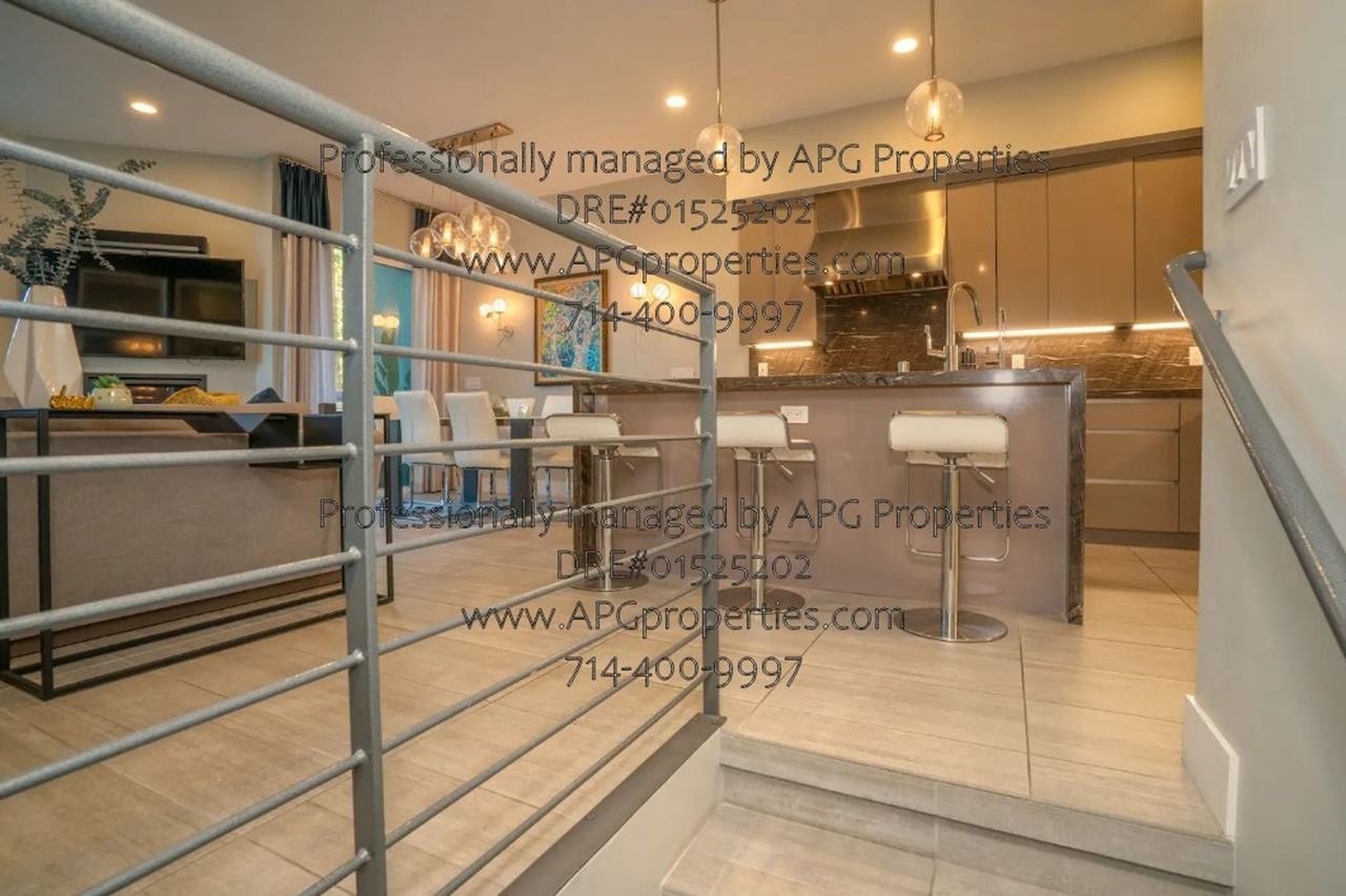 162 W Robinson Ave - Photo 5 of 47