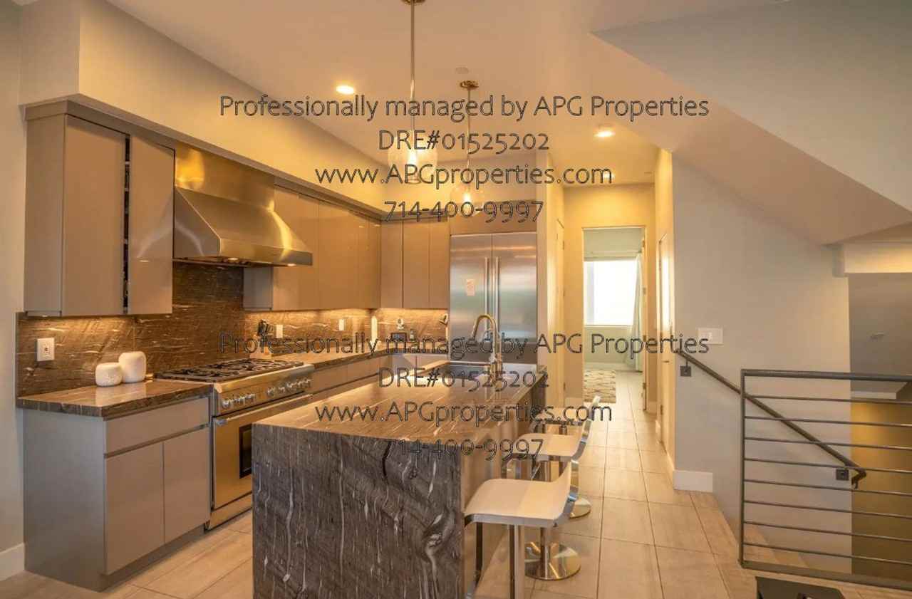 162 W Robinson Ave - Photo 5 of 38